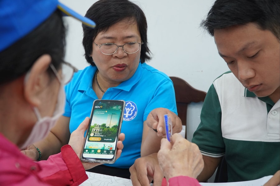 Đà Nẵng thúc đẩy thanh toán không dùng tiền mặt trong chi trả lương hưu