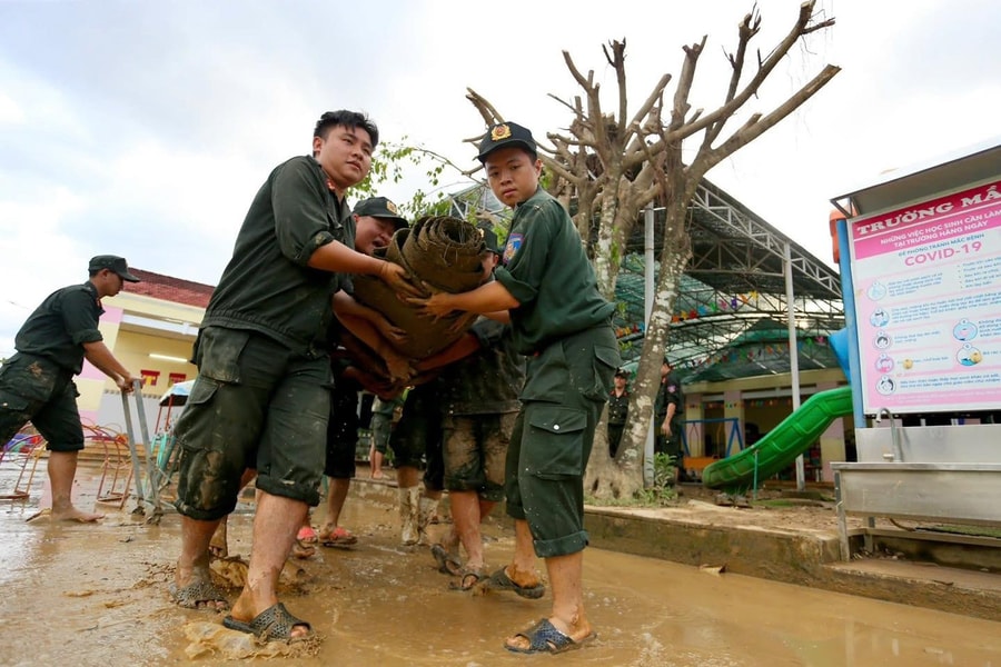 Khánh Hoà: Hỗ trợ mỗi em học sinh vùng lũ 300.000 đồng để mua đồng phục
