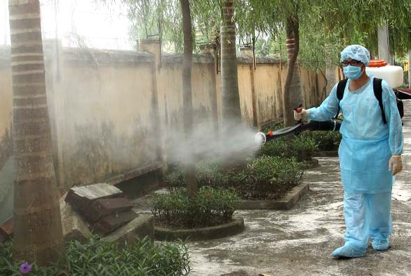 Hà Nội triển khai nhiều biện pháp kiểm soát dịch bệnh sốt xuất huyết tại cộng đồng