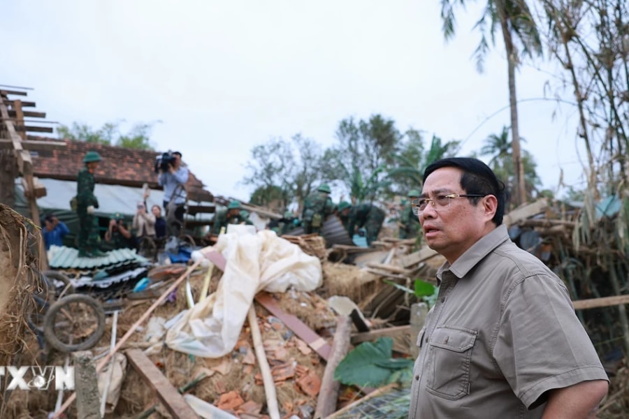 Thủ tướng Phạm Minh Chính yêu cầu triển khai ngay "Chiến dịch Quang Trung" thần tốc xây lại nhà bị sập đổ do thiên tai