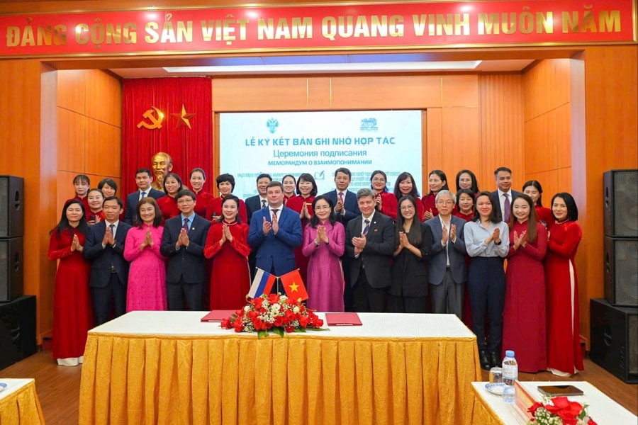 Hợp tác phát huy giá trị di sản Chủ tịch Hồ Chí Minh ra thế giới