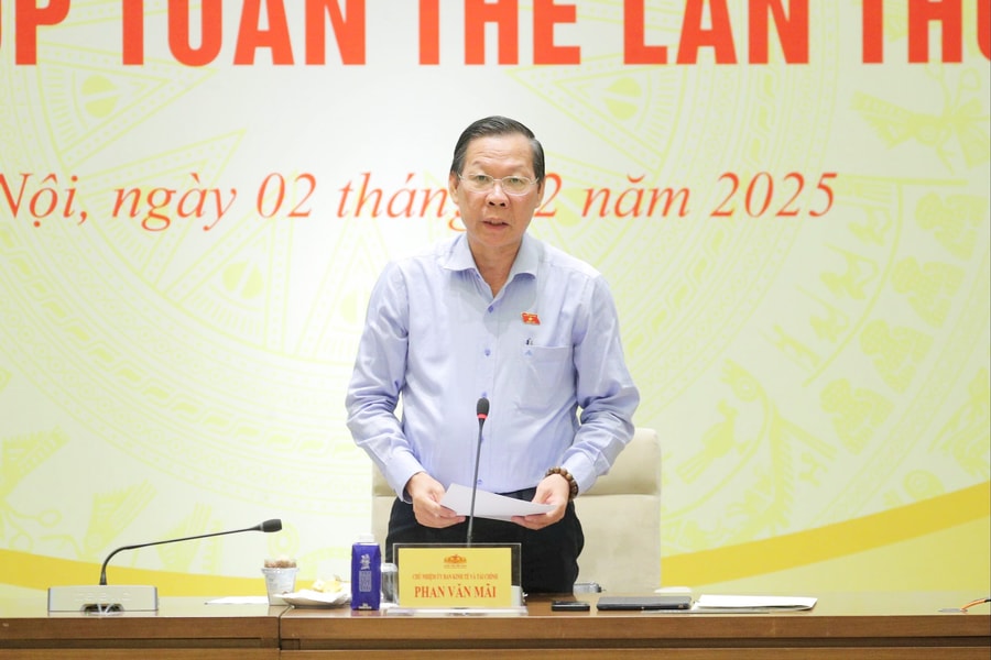 Ủy ban Kinh tế và Tài chính họp phiên toàn thể thứ 16