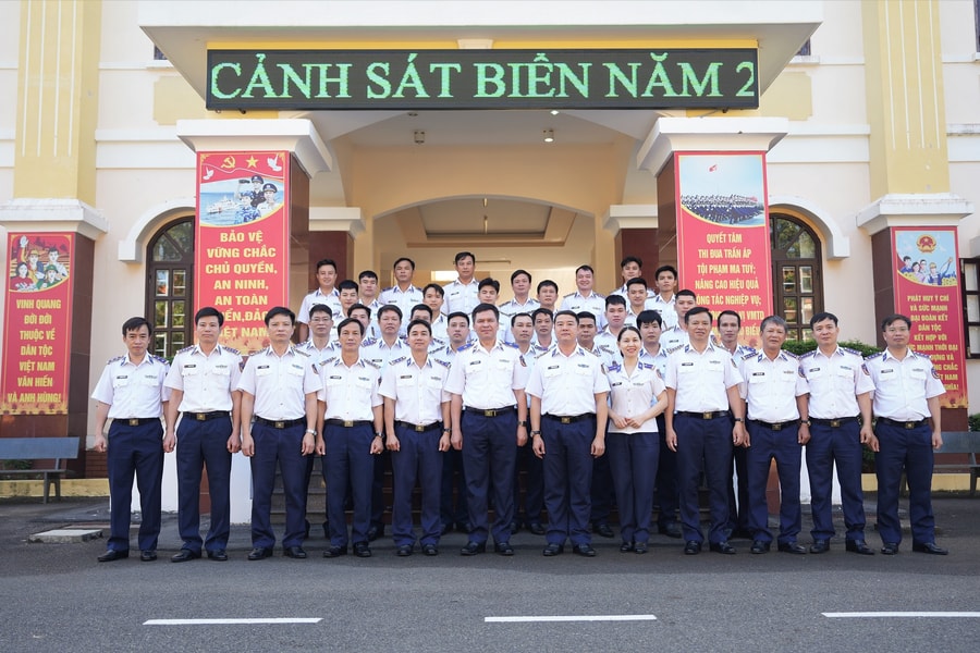 Tư lệnh cảnh sát biển Việt Nam thăm và làm việc với Đoàn Đặc nhiệm Phòng chống tội phạm ma túy số 3