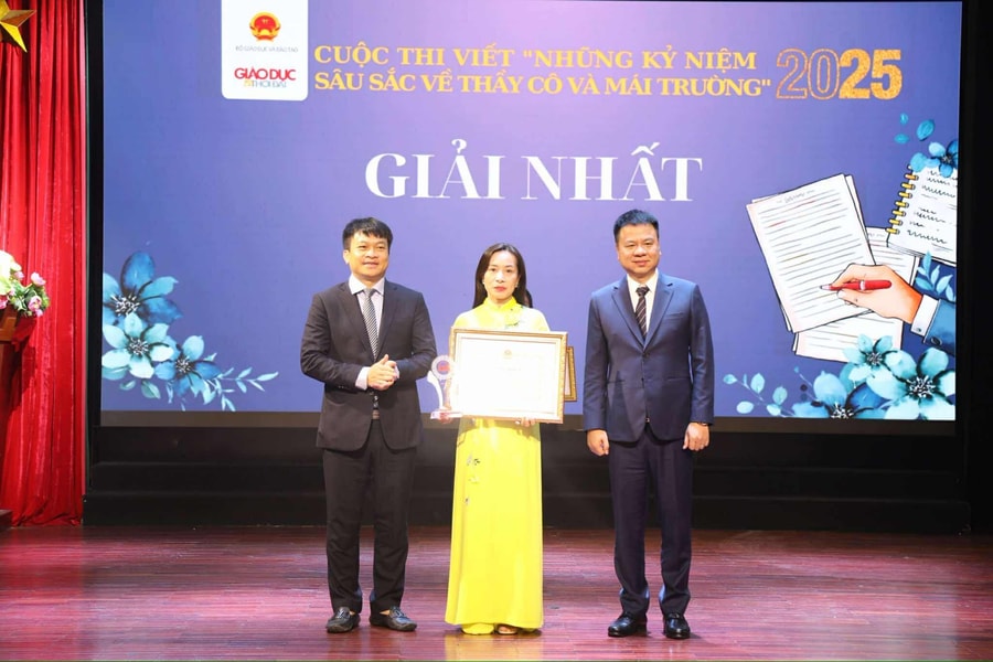 Trao giải cuộc thi viết “Những kỷ niệm sâu sắc về thầy cô và mái trường” năm 2025