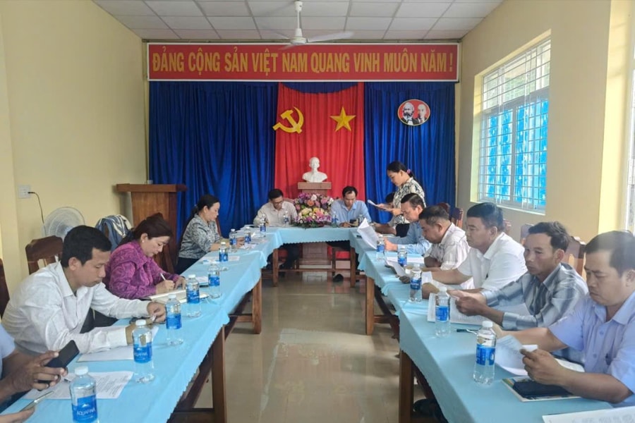 Ban Kinh tế - Ngân sách HĐND xã An Cư làm việc với Phòng Kinh tế xã về Chương trình giảm nghèo bền vững