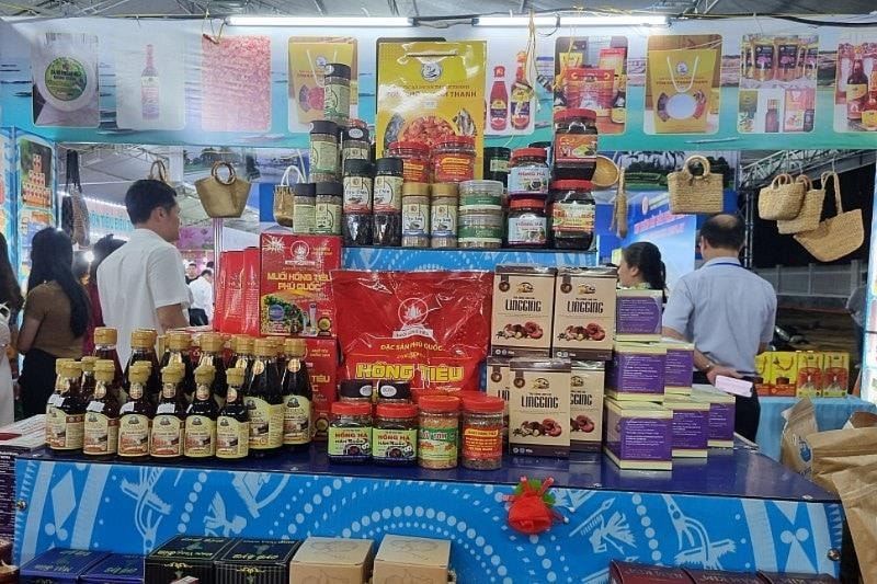 Hội chợ triển lãm hàng công nghiệp nông thôn 2025 “Khơi nguồn đổi mới – thúc đẩy thương hiệu Việt”