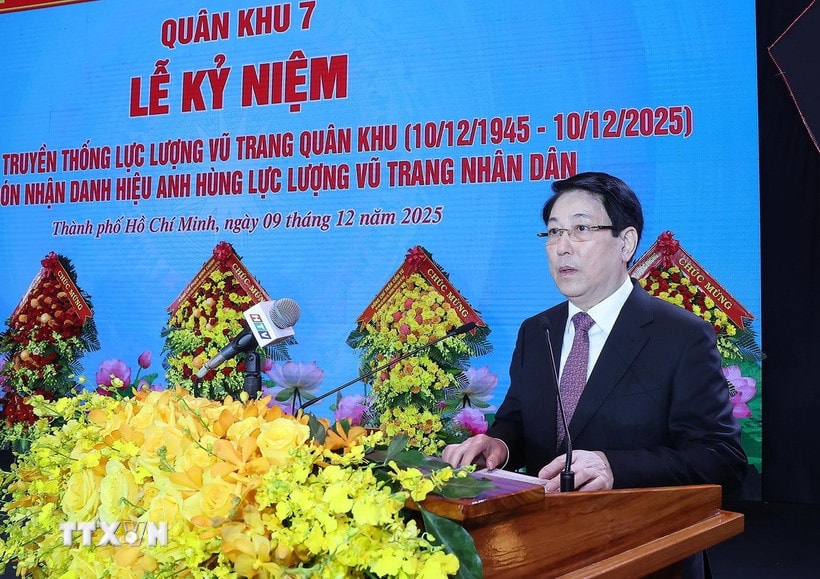 Chủ tịch nước Lương Cường: Quân khu 7 phát huy truyền thống “Trung thành vô hạn, chủ động sáng tạo, tự lực tự cường, đoàn kết quyết thắng”