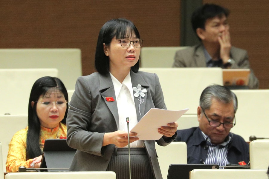 Cần chuyển từ "trả lời" sang "giải quyết"