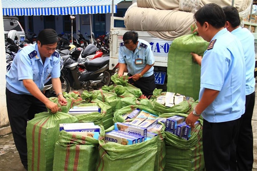 Kiên quyết đấu tranh, ngăn chặn, đẩy lùi buôn lậu, hàng giả và xâm phạm sở hữu trí tuệ