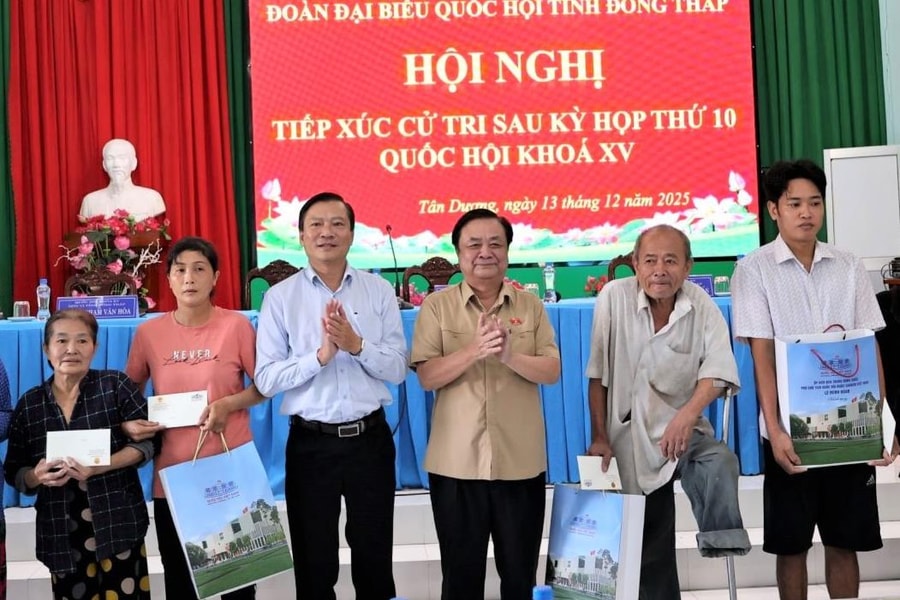 Phó Chủ tịch Quốc hội Lê Minh Hoan tiếp xúc cử tri tại xã Tân Dương, Đồng Tháp