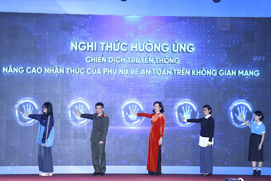 "Kết nối 3 an - làm chủ không gian số": Nâng cao nhận thức của phụ nữ trên không gian mạng