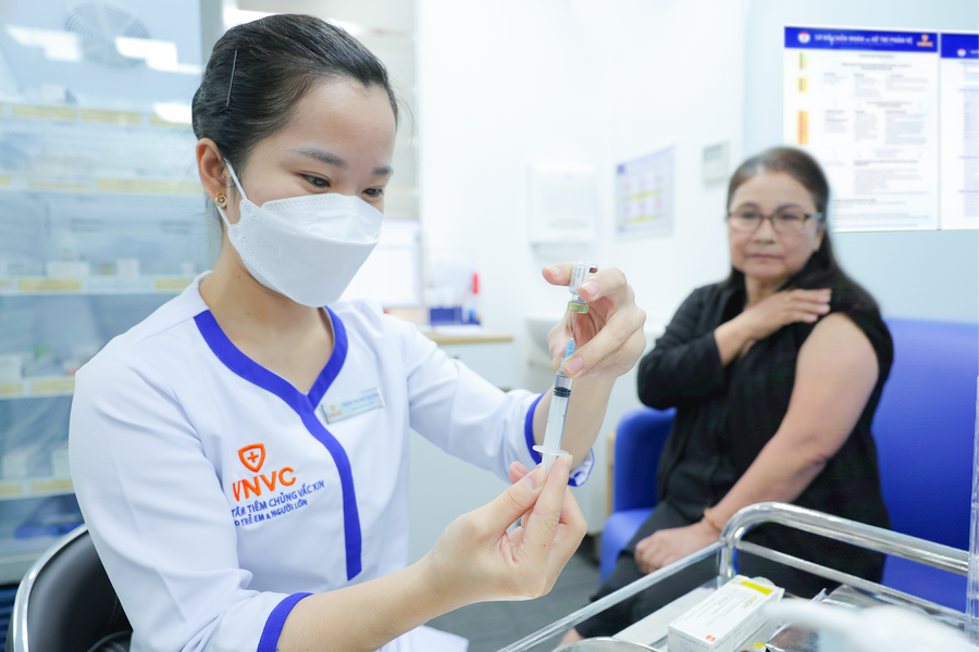 VNVC ra mắt vaccine RSV thế hệ mới, tăng cường bảo vệ người lớn trước ô nhiễm và bụi mịn