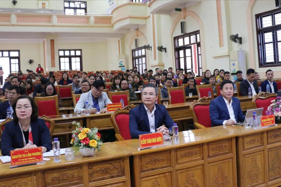 Bảo đảm các điều kiện để chính quyền cơ sở thực hiện tốt nhiệm vụ