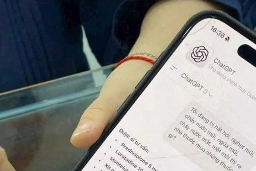 Bác sĩ khuyến cáo tuyệt đối không được dùng đơn thuốc của AI