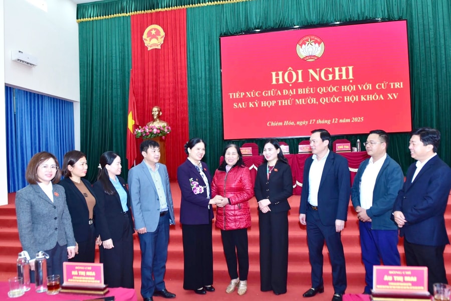 Cử tri xã Chiêm Hoá kiến nghị về chế độ chính sách đối với người có công, các biện pháp bảo vệ môi trường