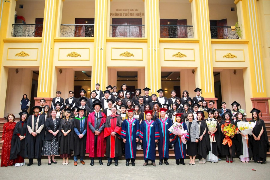 Đại học Kinh tế Quốc dân trao bằng tốt nghiệp khóa 2 Chương trình Cử nhân Kinh doanh liên kết Việt Nam - New Zealand
