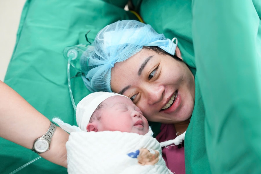 ''Em bé US-HIFU'' nặng 3,4 kg đầu tiên tại Việt Nam chào đời