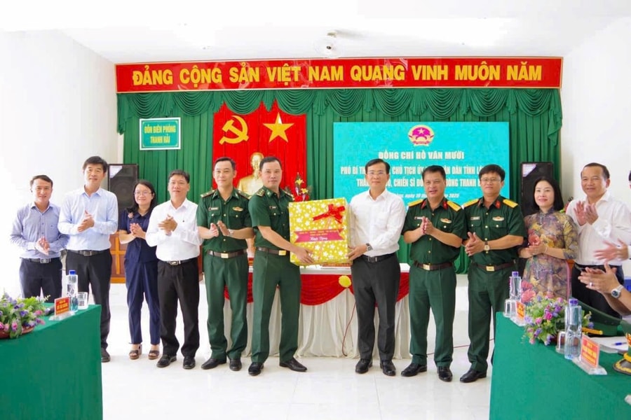Chủ tịch UBND tỉnh Lâm Đồng thăm, động viên cán bộ, chiến sĩ Đồn Biên phòng Thanh Hải