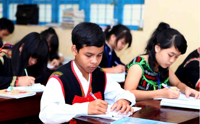 Gìn giữ và phát huy tiếng mẹ đẻ cho trẻ em dân tộc thiểu số qua sách giáo khoa