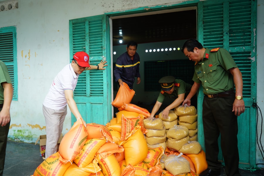 Hỗ trợ 850 người dân xã Sơn Hòa, tỉnh Đắk Lắk tái thiết cuộc sống sau bão lũ