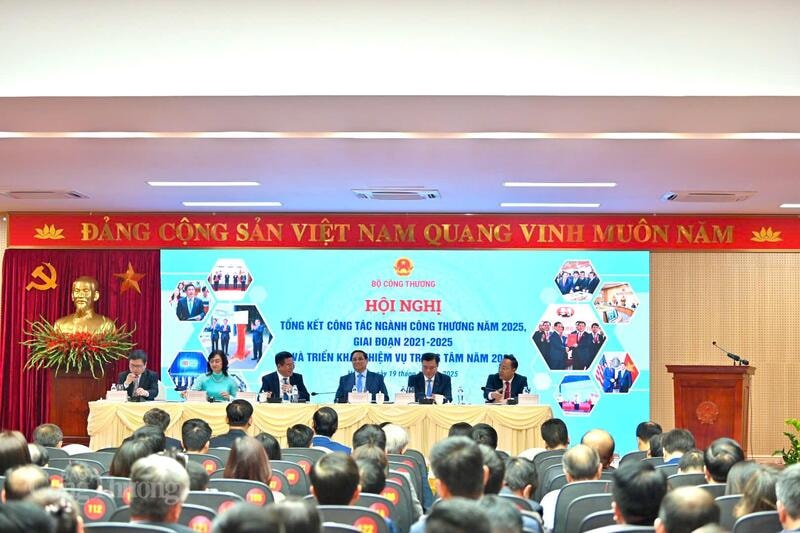Ba trụ cột ngành Công thương vững vàng bước vào kỷ nguyên mới