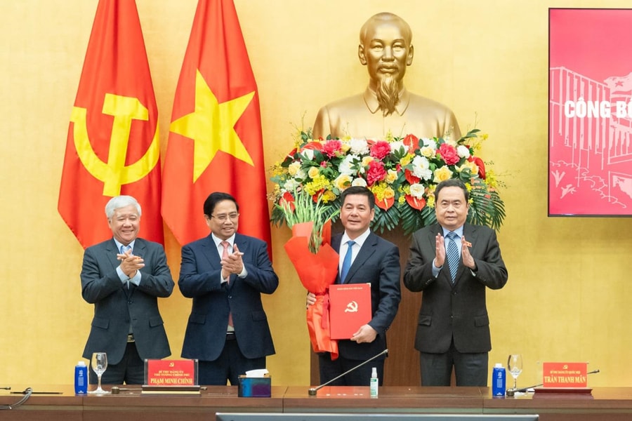 Công bố Quyết định của Bộ Chính trị chỉ định Phó Bí thư chuyên trách Đảng ủy Quốc hội