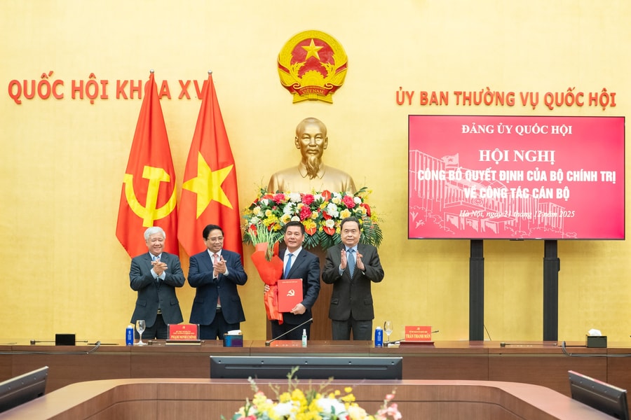 Bộ Chính trị chỉ định đồng chí Nguyễn Hồng Diên giữ chức Phó Bí thư chuyên trách Đảng ủy Quốc hội
