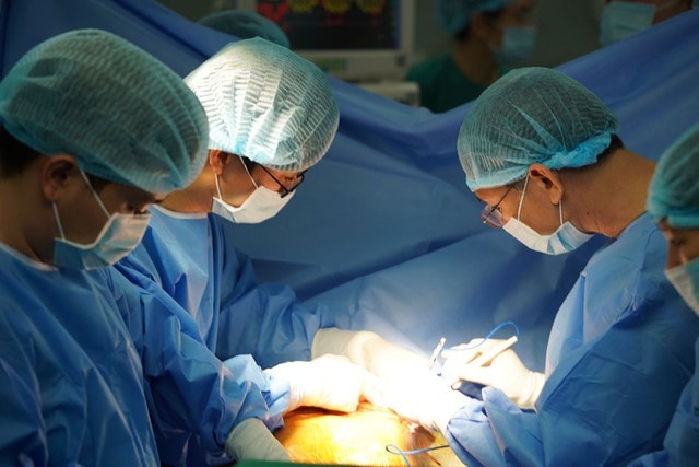 Cần thiết lập cơ chế bảo vệ xứng đáng với người hiến tạng sống