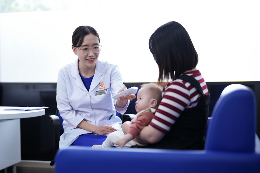 VNVC và Sanofi (Pháp) nỗ lực đưa về Việt Nam kháng thể đơn dòng phòng bệnh hô hấp nặng ở trẻ em