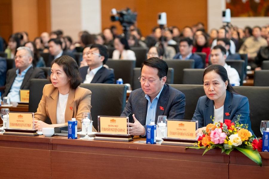 Đổi mới công tác kiểm tra, giám sát và kỷ luật của Đảng trong Đảng bộ Văn phòng Quốc hội