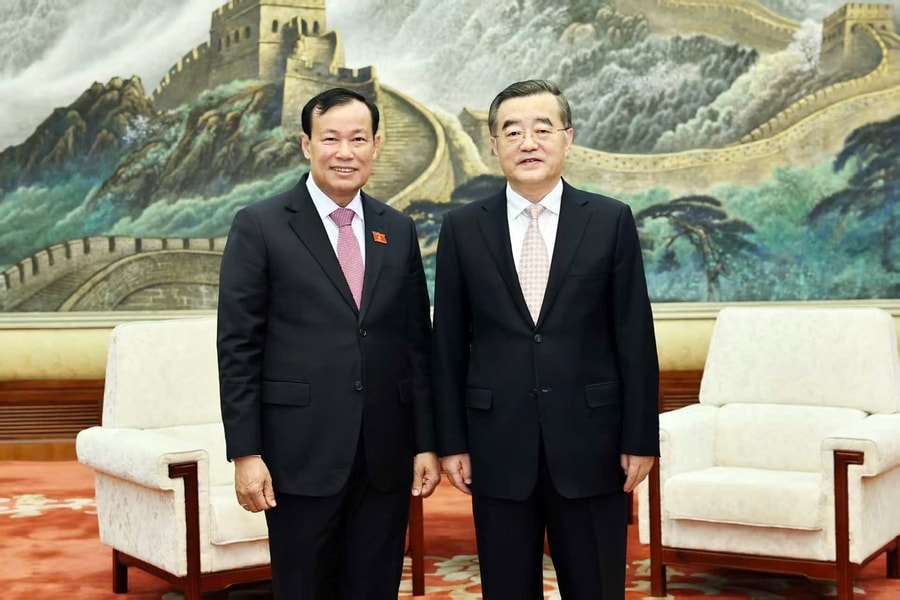 Chủ nhiệm Ủy ban Quốc phòng, An ninh và Đối ngoại, Thượng tướng Lê Tấn Tới thăm làm việc tại Trung Quốc