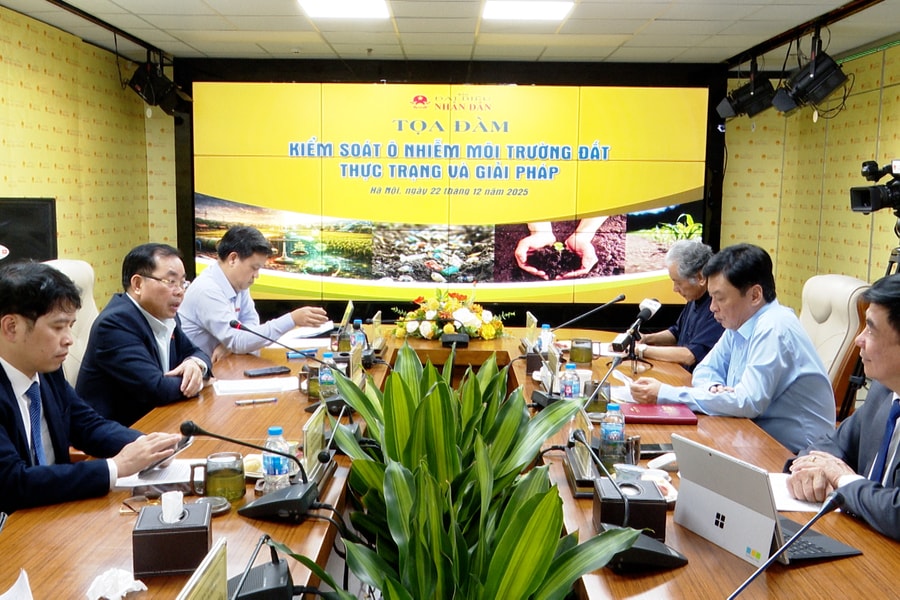 Kiểm soát ô nhiễm đất cần chế tài mạnh