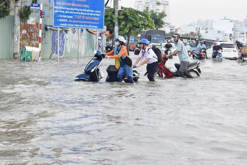 TP. Hồ Chí Minh: Biến đổi khí hậu ngày càng phức tạp gây “xáo trộn” đời sống người dân