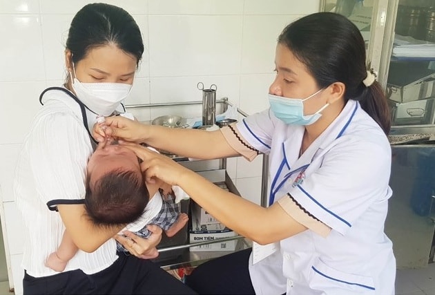 TP. Hồ Chí Minh: 95% trẻ dưới 1 tuổi được uống vắc xin Rota phòng tiêu chảy cấp