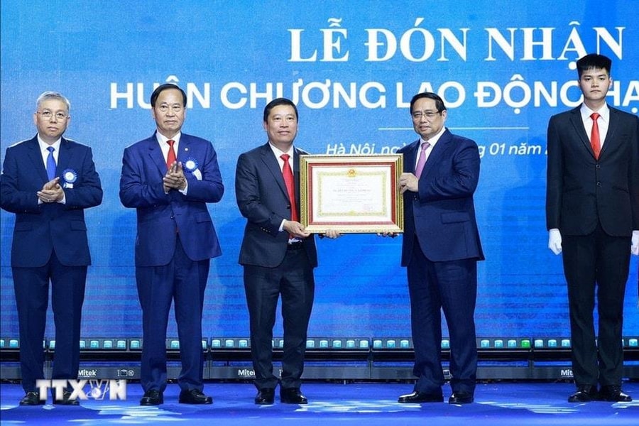 Thủ tướng Phạm Minh Chính: May 10 phải trở thành tập đoàn thời trang quốc tế