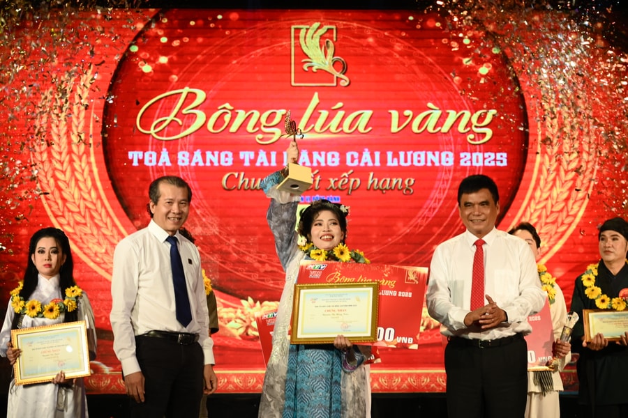 Bình Điền: 32 năm bền bỉ đồng hành, tỏa sáng tài năng cải lương Việt
