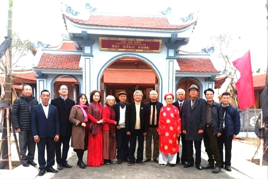Dâng hương tưởng niệm Trưởng ban Thường trực Quốc hội Bùi Bằng Đoàn