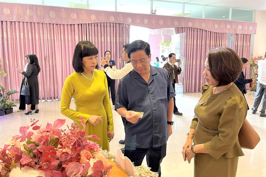 Chủ tịch UBND tỉnh An Giang đối thoại với 300 doanh nghiệp tại buổi “Cà phê Doanh nhân”