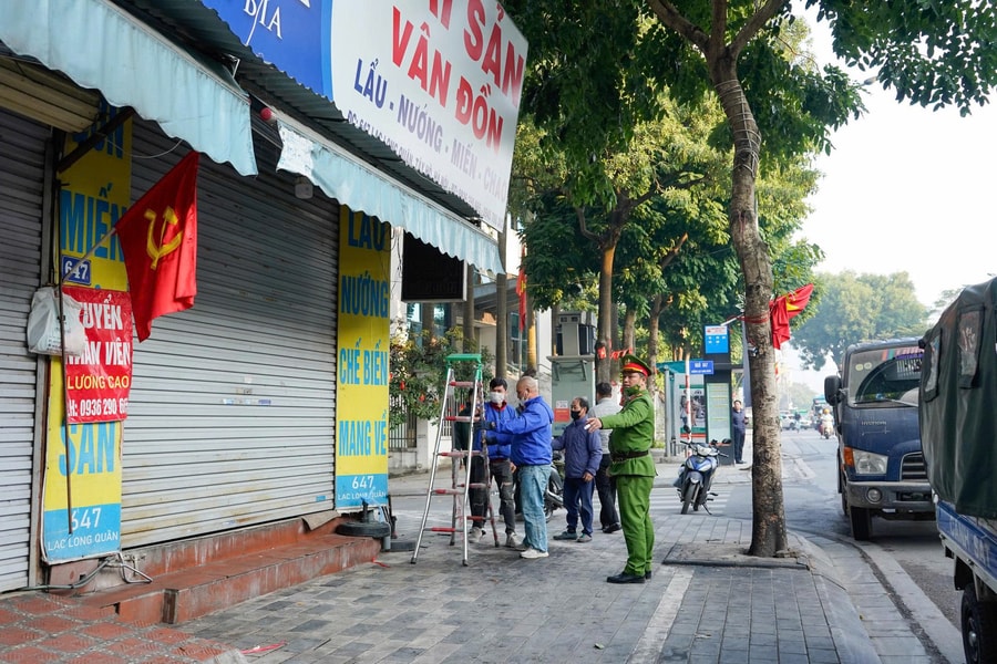 Siết chặt kỷ cương đô thị, vệ sinh môi trường và an toàn thực phẩm dịp Tết Bính Ngọ 2026 tại phường Tây Hồ