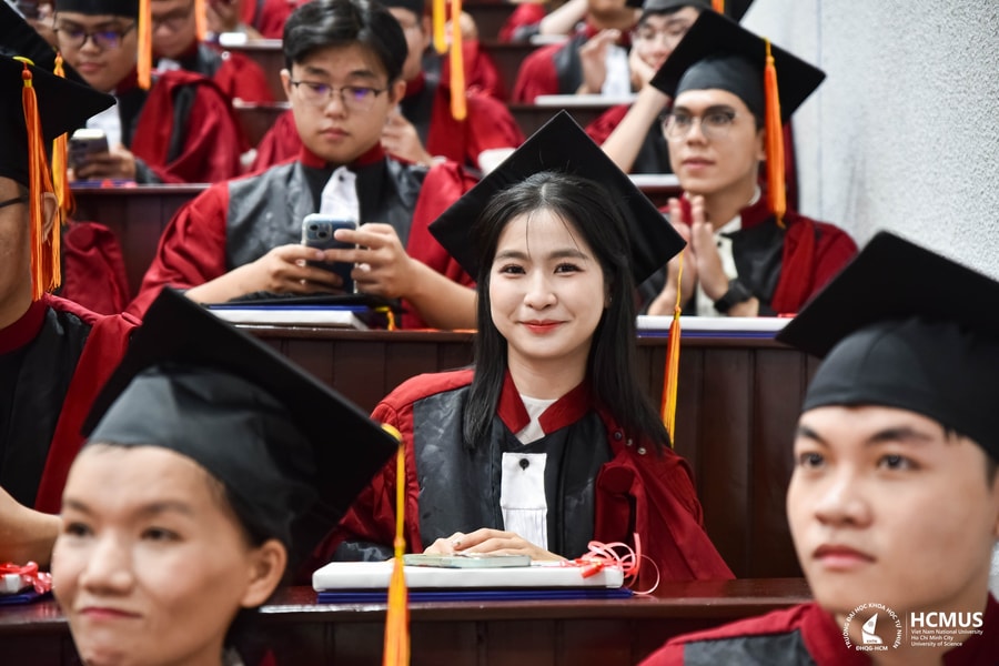 Một trường đại học yêu cầu sinh viên không trích xuất, chụp màn hình nhóm mạng xã hội nội bộ