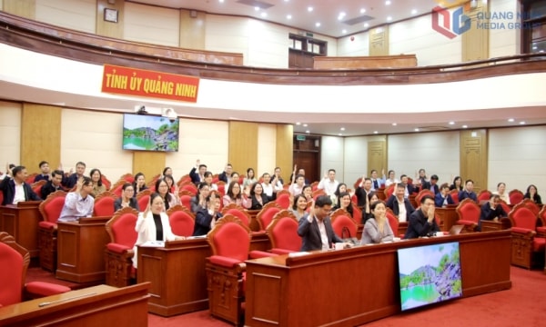 Quảng Ninh lấy ý kiến cử tri nơi công tác đối với người được giới thiệu ứng cử ĐBQH và HĐND tỉnh