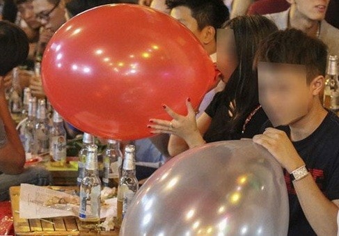 Từ thú vui đến cơn ác mộng tê liệt mang tên “bóng cười”