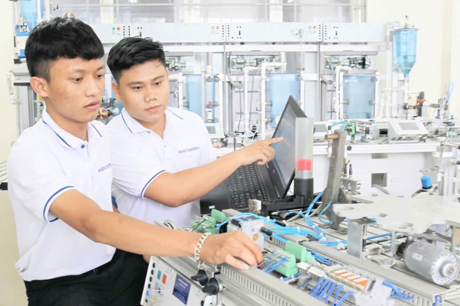 TP. Hồ Chí Minh: Giám đốc Sở GD-ĐT được ủy quyền lựa chọn đơn vị cung cấp dịch vụ sự nghiệp công lập