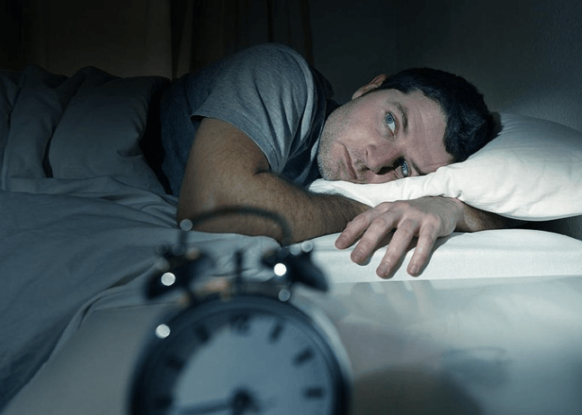 Tác hại của việc ngủ ngày, thức đêm kéo dài