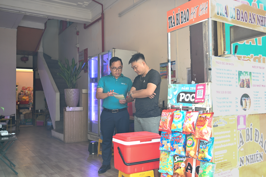 Gấp cuốn sổ cũ, hộ kinh doanh thảnh thơi trên app ngân hàng