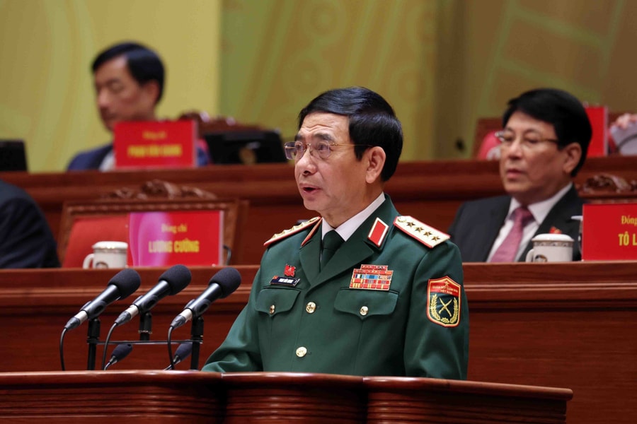 Xây dựng Quân đội nhân dân cách mạng, chính quy, tinh nhuệ, hiện đại, làm nòng cốt xây dựng nền quốc phòng toàn dân vững mạnh, hiện đại, gắn với nền an ninh nhân dân và thế trận lòng dân vững chắc