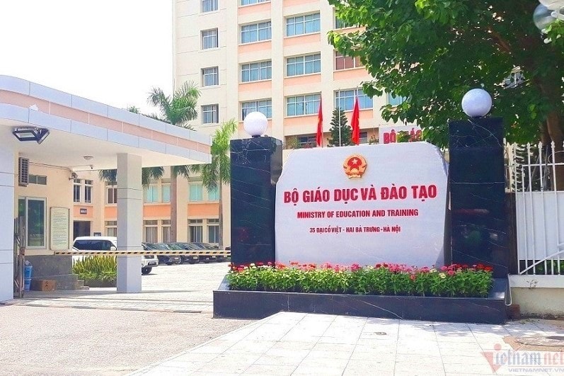 Bộ GD-ĐT: Nghiêm cấm dùng công quỹ biếu, tặng quà Tết