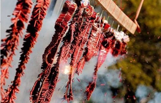 Trẻ bỏng nặng vì tự ý đốt pháo, cảnh báo nguy hiểm dịp cận tết