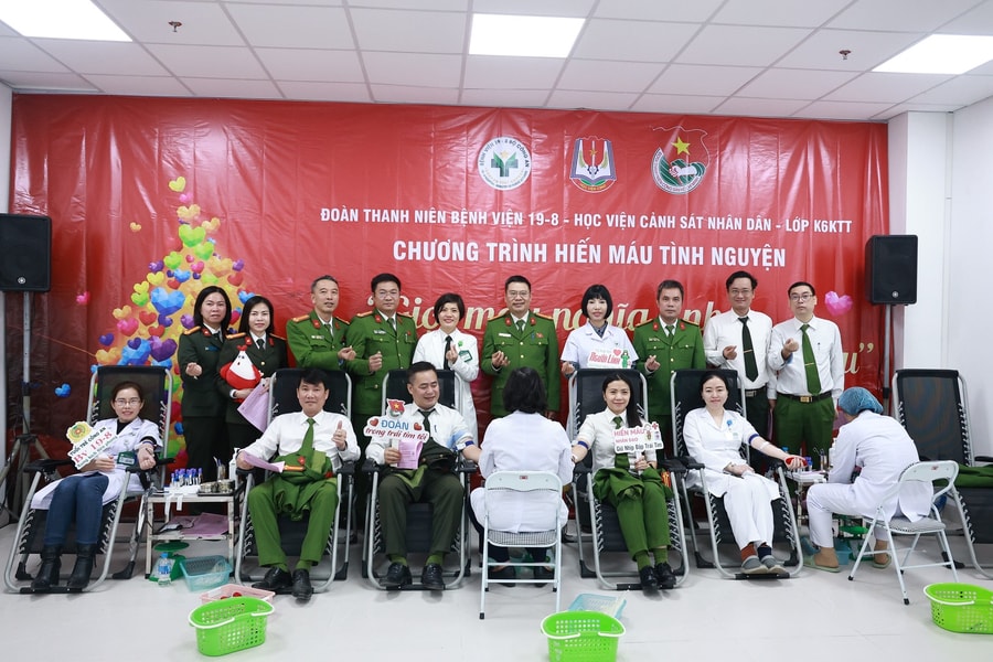 Lan tỏa nghĩa cử "Gần dân nhất" qua chương trình "Giọt hồng cho đồng đội và nhân dân"