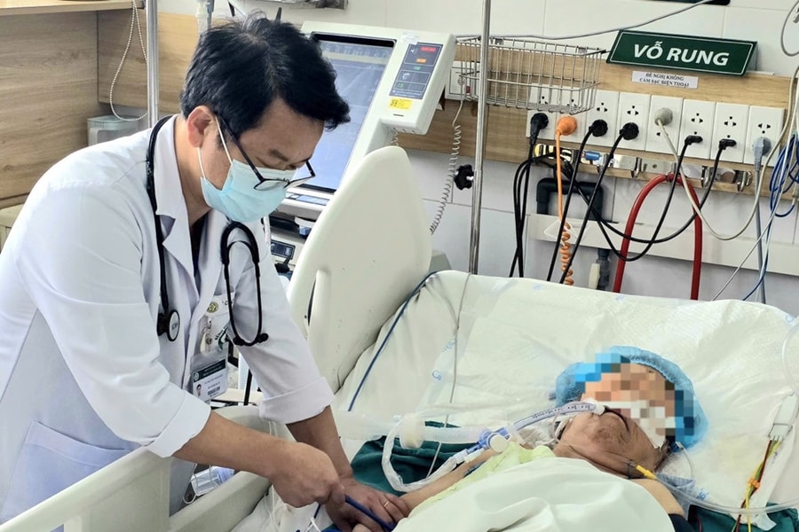 Chồng tử vong, vợ nguy kịch vì đốt than sưởi ấm